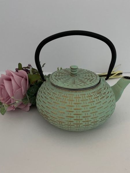 Picture of Cast Iron Mint and Gold Tea Pot